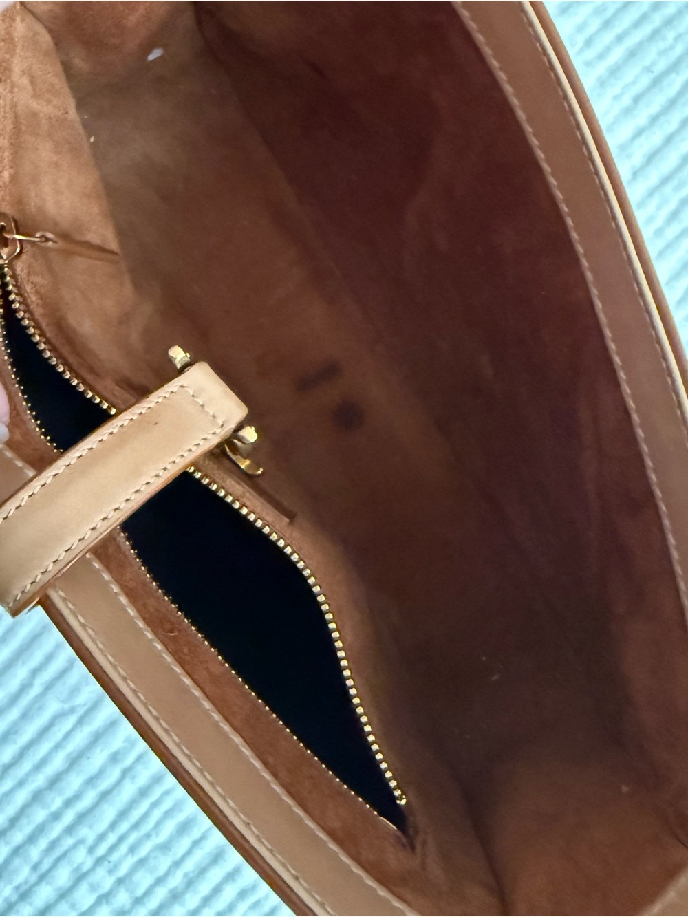 Saint Laurent Tan Leather Shoulder Bag with Gold YSL Hardware - Picture 8 of 10